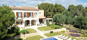 Exklusive und luxuriöse Finca Es Clape mit einem Pool und einem mediterranen Garten auf Mallorca 