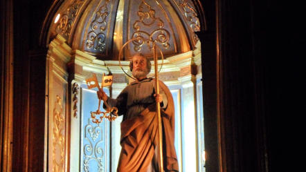 Heiliger Petrus Statue in einer Kirche auf Mallorca